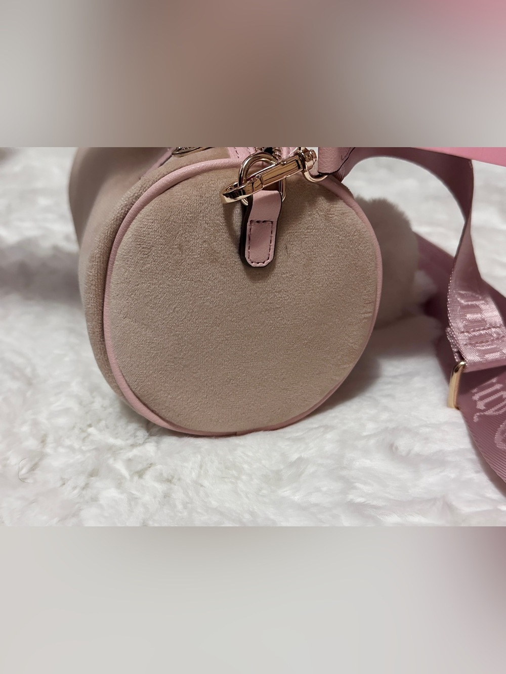 Juicy Couture Tan and Pink Velvet Barrel Bag with Plush Charm - Picture 9 of 12